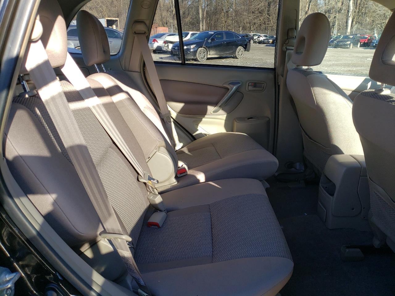 Photo 6 from auction – 2004 TOYOTA RAV4 with VIN JTEHD20V046016910