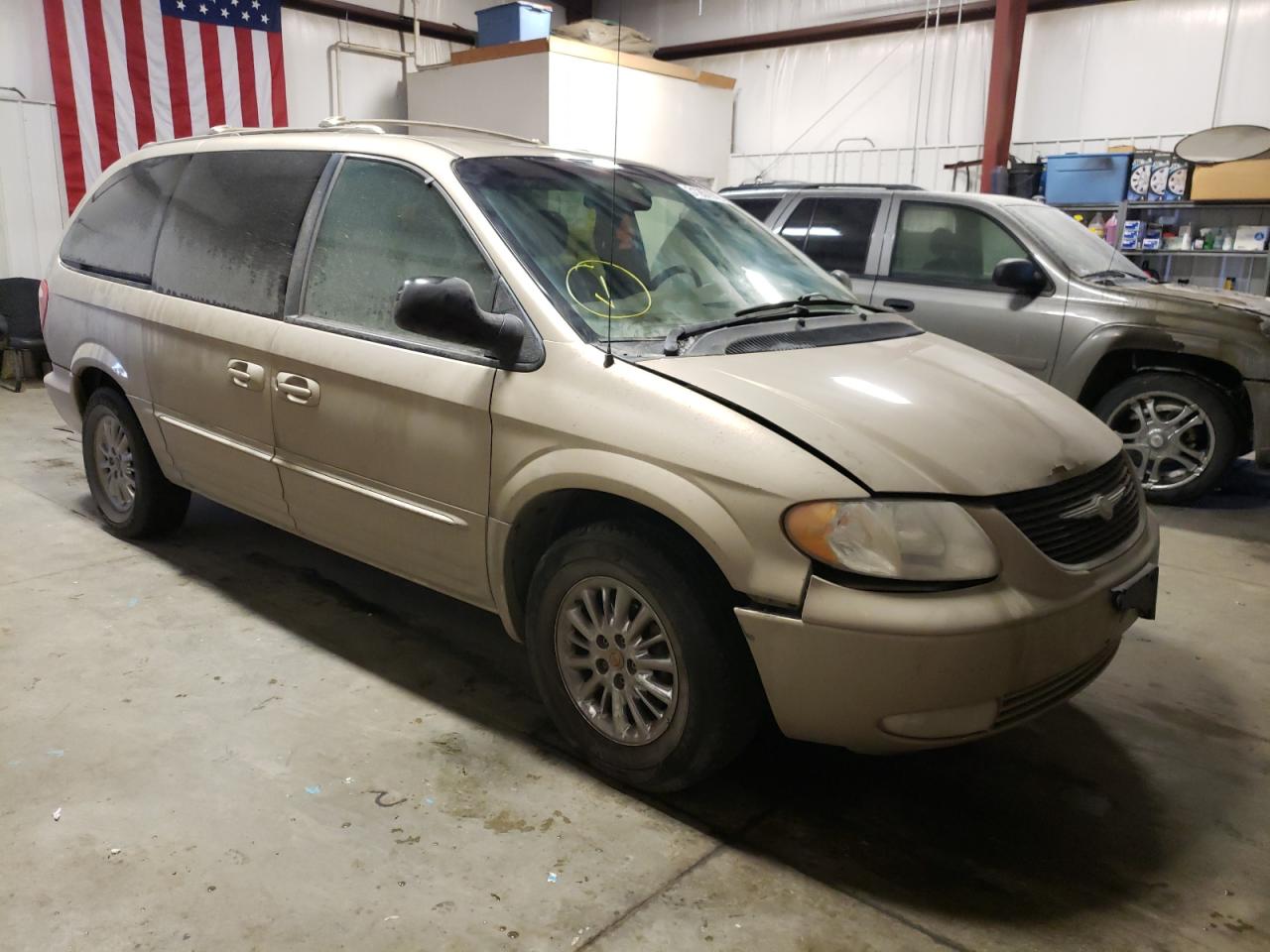 CHRYSLER TOWN & COU 2002 with VIN 2C8GP64L32R601007 - Photo from auction