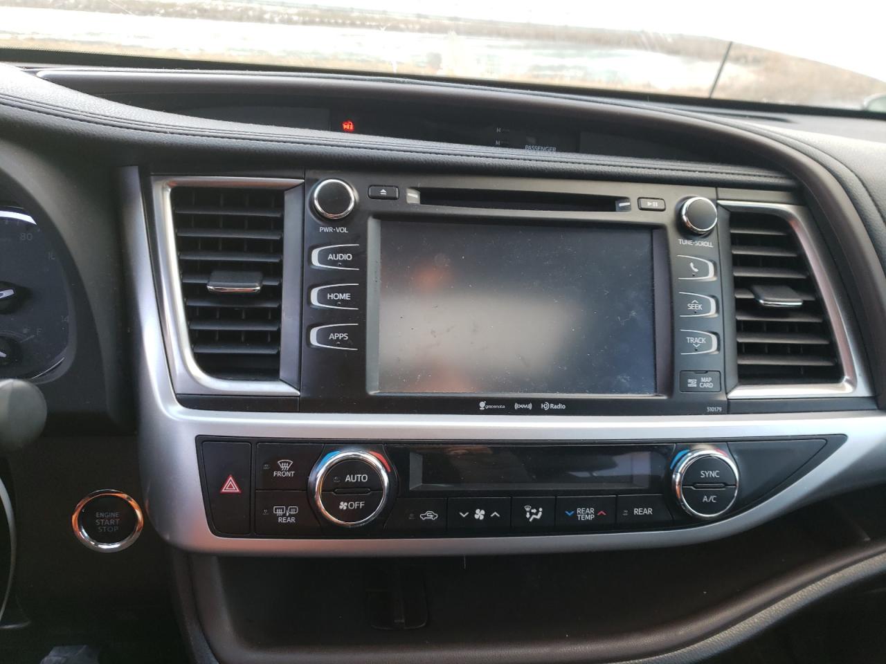 Photo 9 from auction – 2018 TOYOTA HIGHLANDER with VIN 5TDJZRFH7JS555568
