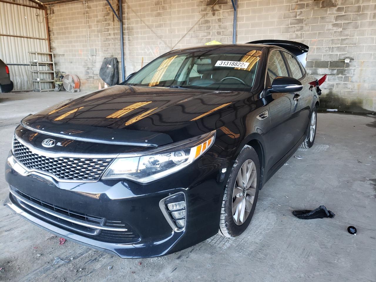 Photo 2 from auction – 2018 KIA OPTIMA LX with VIN 5XXGT4L32JG187941
