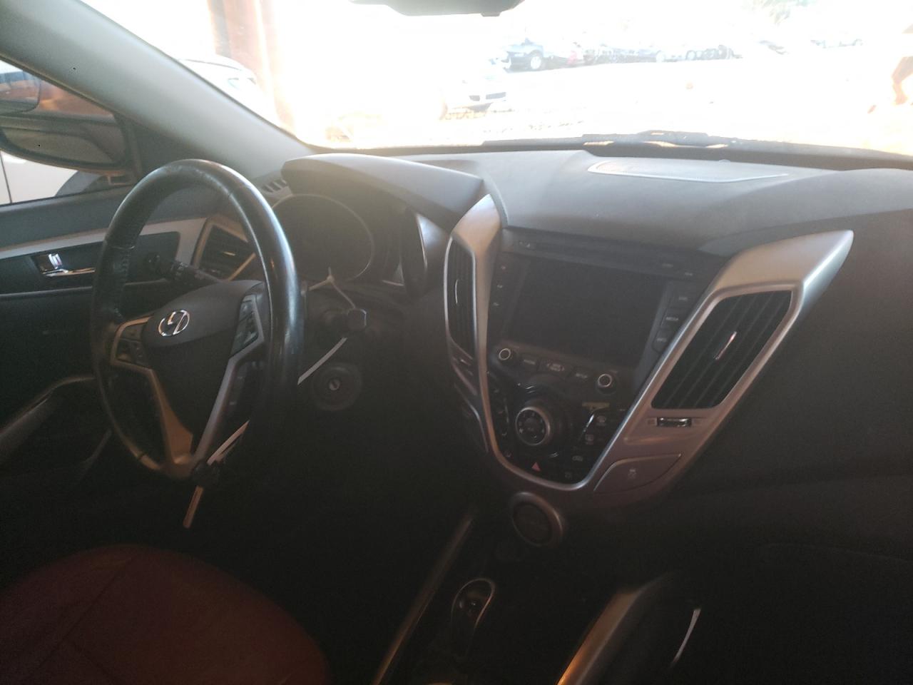 Photo 9 from auction – 2014 HYUNDAI VELOSTER with VIN KMHTC6AD3EU212699