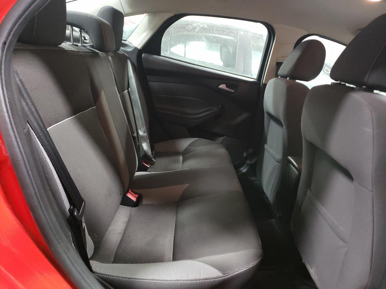 Photo 6 from auction – 2014 FORD FOCUS SE with VIN 1FADP3F26EL121957