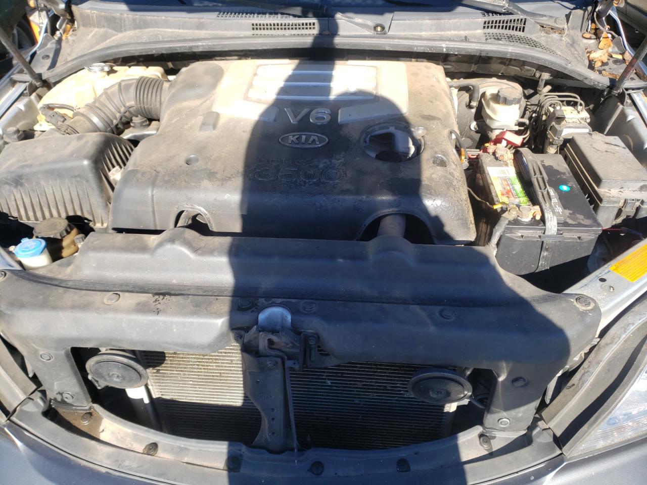 Photo 7 from auction – 2004 KIA SORENTO EX with VIN KNDJD733945268822