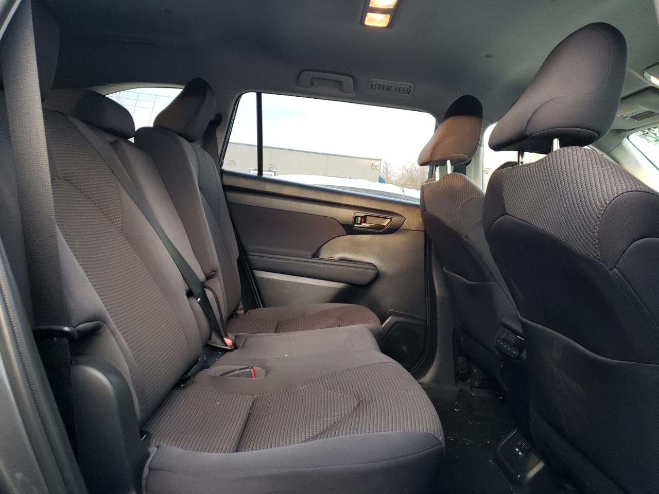 Photo 6 from auction – 2020 TOYOTA HIGHLANDER with VIN 5TDBZRBH0LS010177
