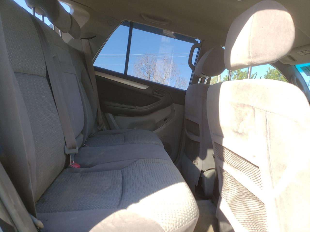 Photo 6 from auction – 2004 TOYOTA 4RUNNER SR with VIN JTEBU14R848013884