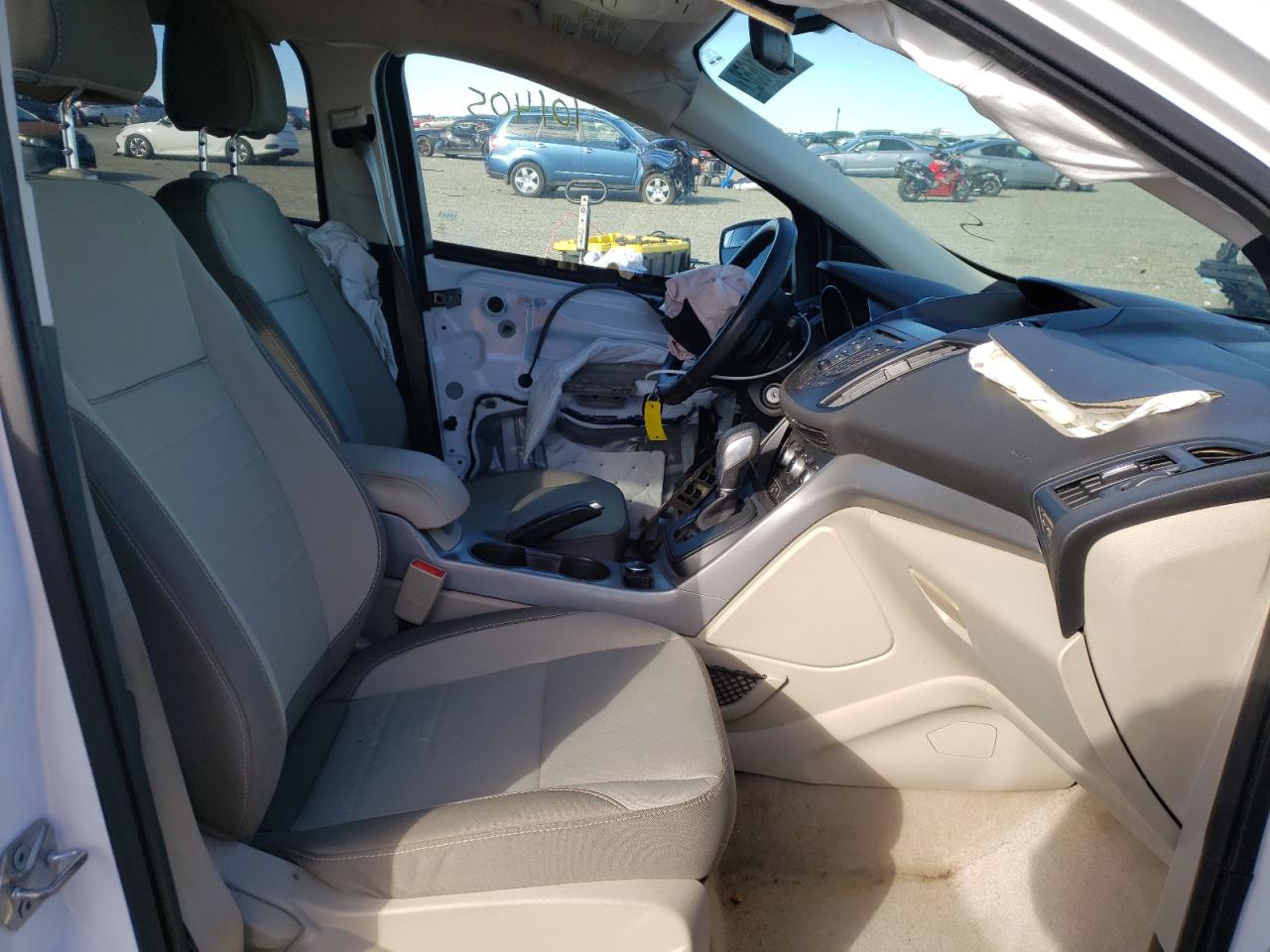 Photo 5 from auction – 2014 FORD ESCAPE SE with VIN 1FMCU0GX5EUE41459