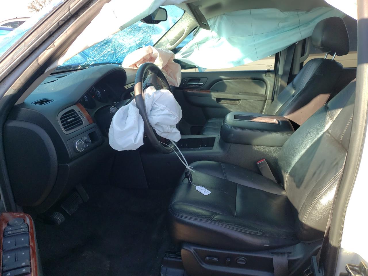 Photo 5 from auction – 2012 CHEVROLET SUBURBAN C with VIN 1GNSCJE01CR204053