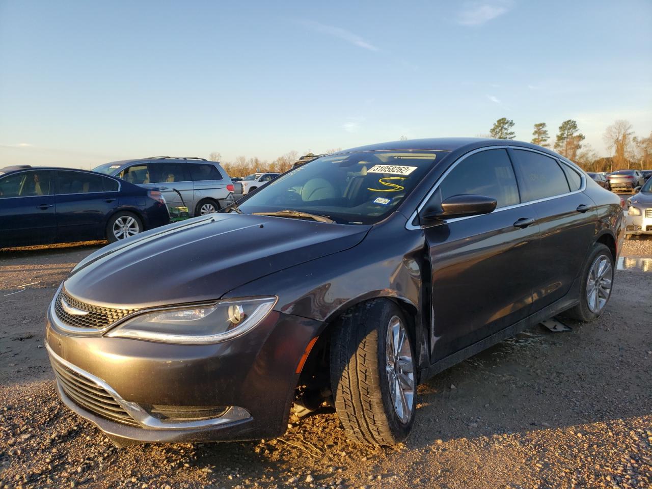 Photo 2 from auction – 2016 CHRYSLER 200 LIMITE with VIN 1C3CCCAB3GN137098