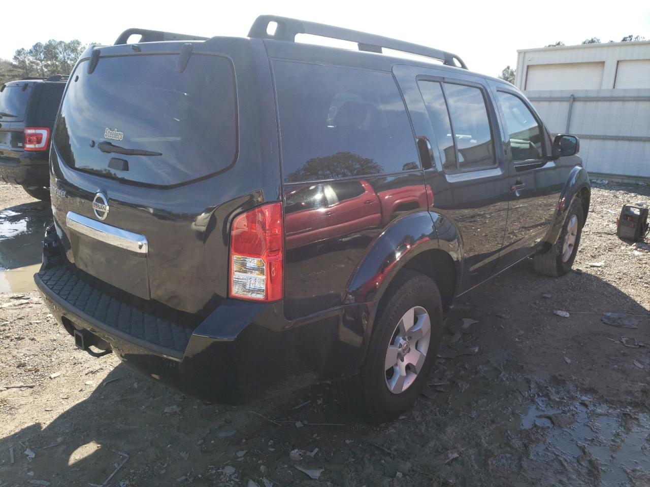 Photo 4 from auction – 2010 NISSAN PATHFINDER with VIN 5N1AR1NN4AC600777