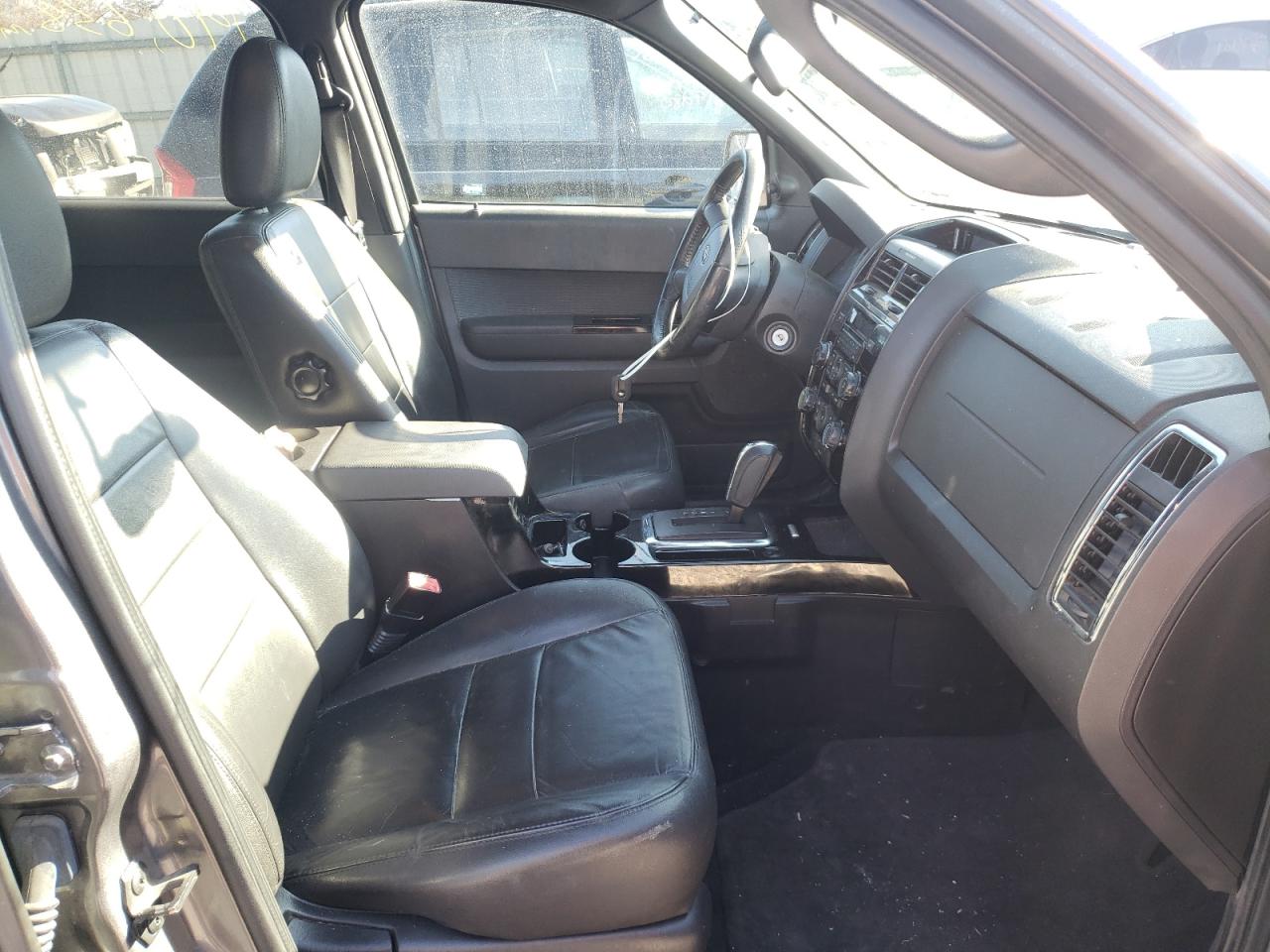 Photo 5 from auction – 2011 FORD ESCAPE LIM with VIN 1FMCU9E77BKB67227