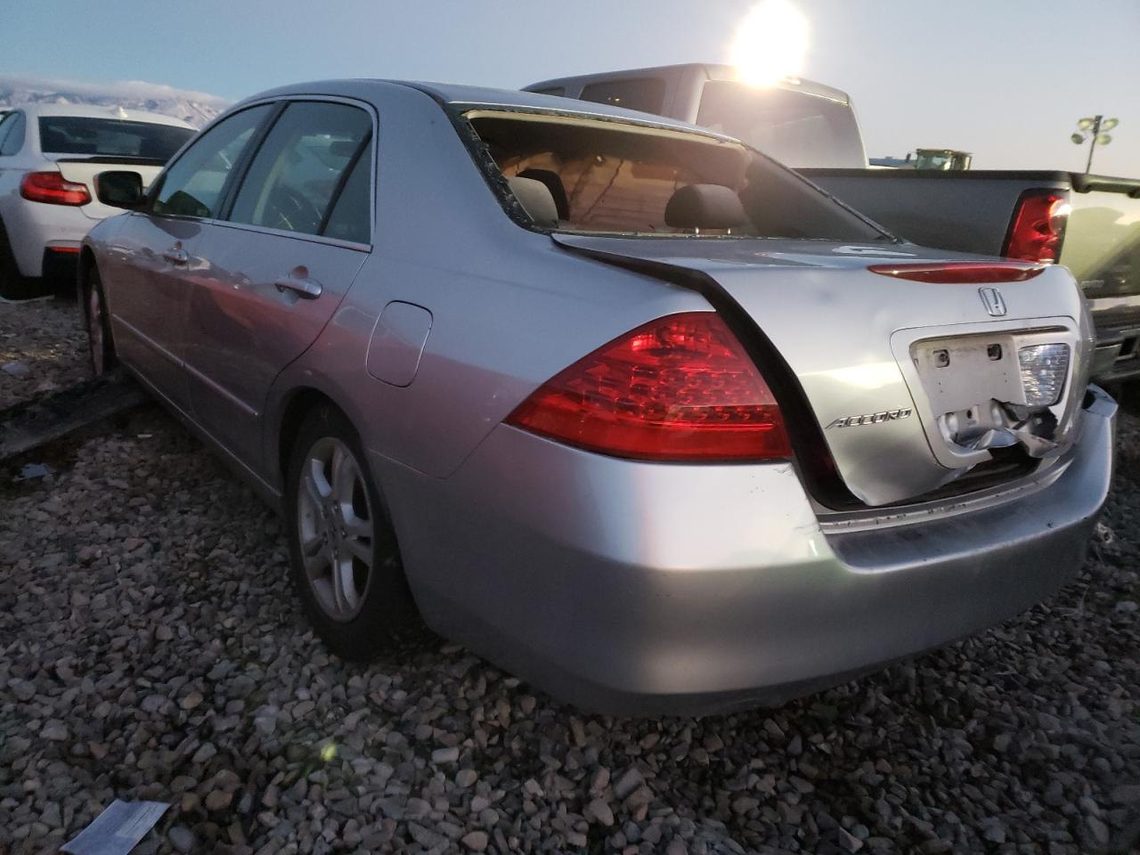 Photo 3 from auction – 2007 HONDA ACCORD SE with VIN JHMCM56357C002771
