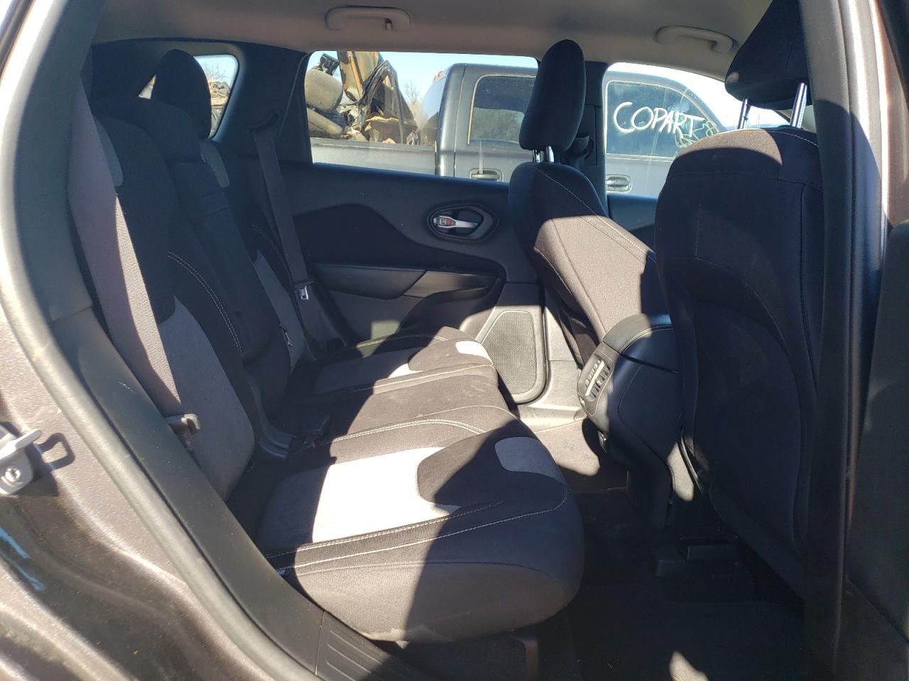Photo 6 from auction – 2014 JEEP CHEROKEE L with VIN 1C4PJLCB1EW299335