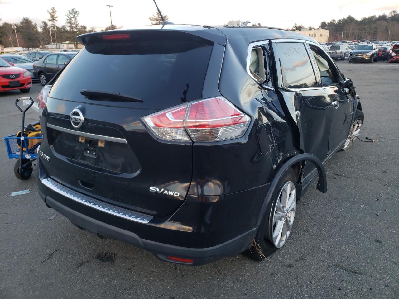 Photo 4 from auction – 2015 NISSAN ROGUE S with VIN 5N1AT2MV8FC812663