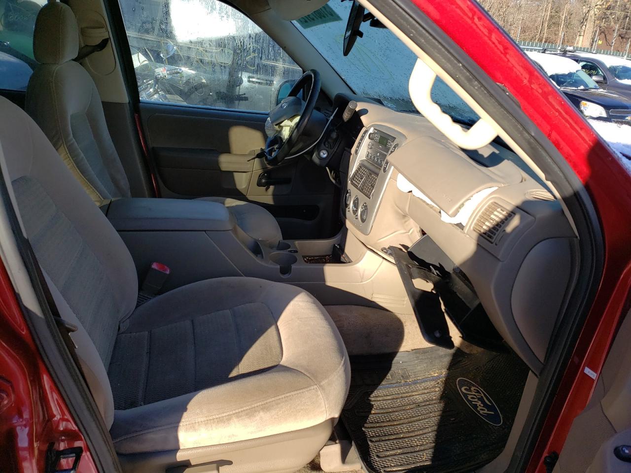 Photo 5 from auction – 2005 FORD EXPLORER X with VIN 1FMZU73EX5UA57183