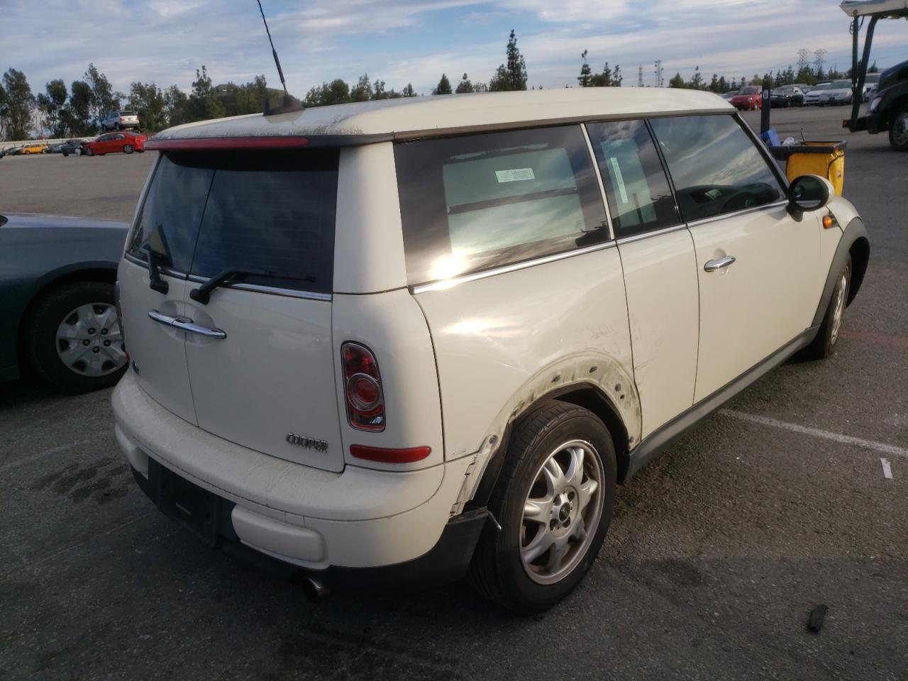 Photo 4 from auction – 2013 MINI COOPER CLU with VIN WMWZF3C51DT490352