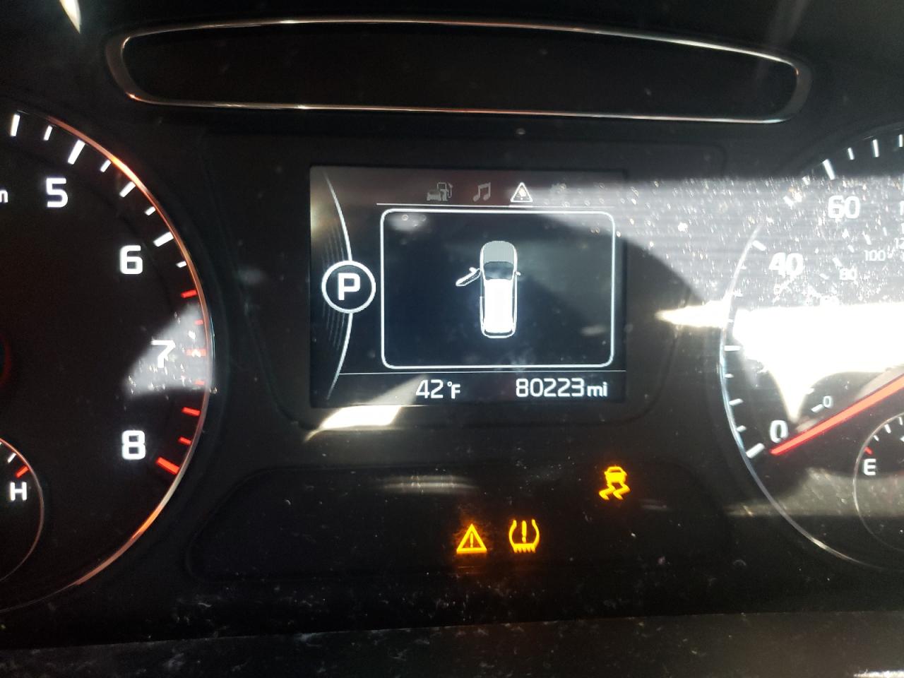 Photo 8 from auction – 2016 KIA SORENTO LX with VIN 5XYPG4A32GG101233
