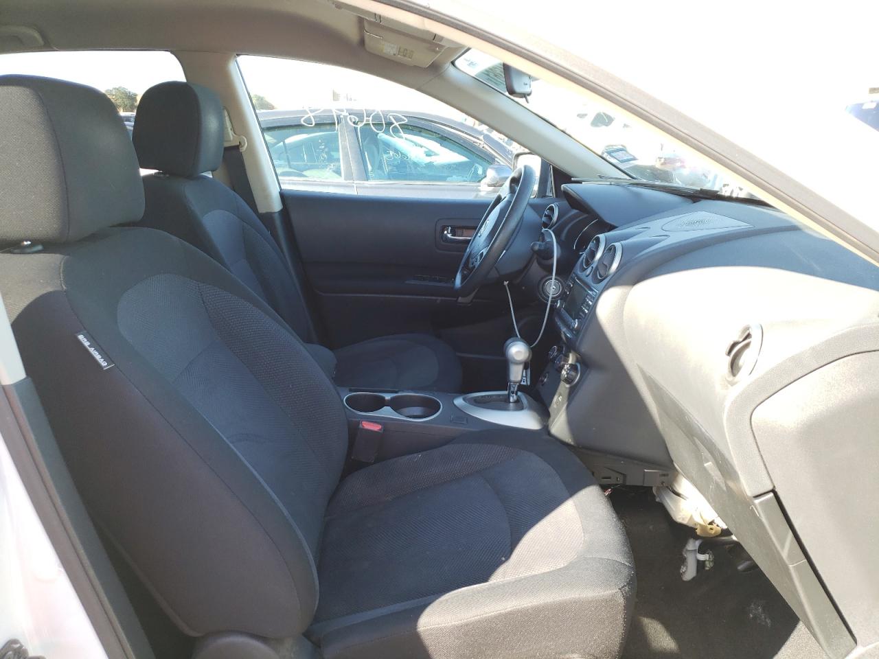 Photo 5 from auction – 2012 NISSAN ROGUE S with VIN JN8AS5MT1CW289590