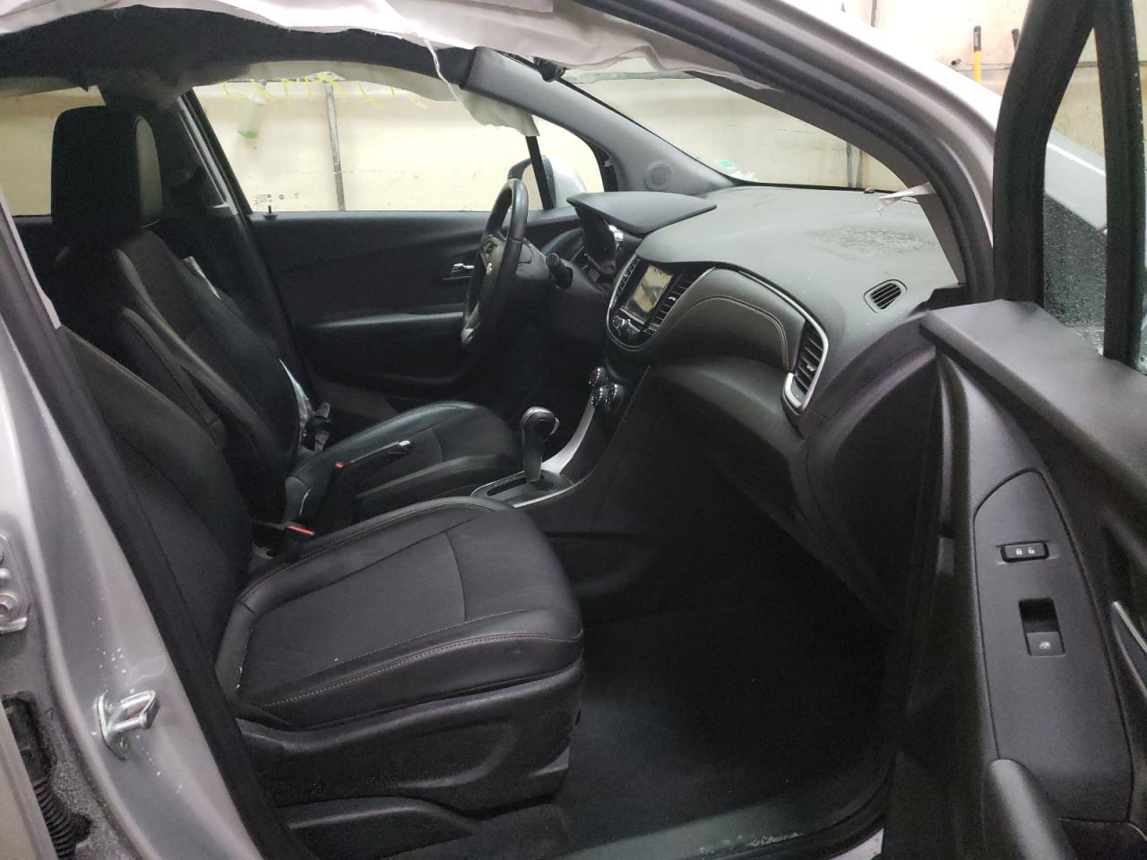 Photo 5 from auction – 2019 CHEVROLET TRAX 1LT with VIN 3GNCJLSBXKL292568