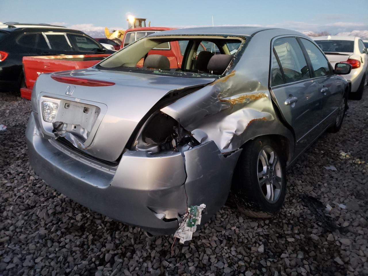 Photo 4 from auction – 2007 HONDA ACCORD SE with VIN JHMCM56357C002771