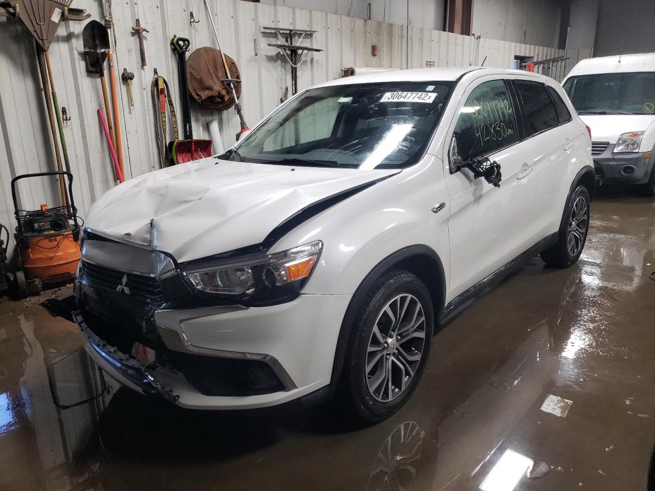 Photo 2 from auction – 2016 MITSUBISHI OUTLANDER with VIN JA4AP3AUXGZ031064