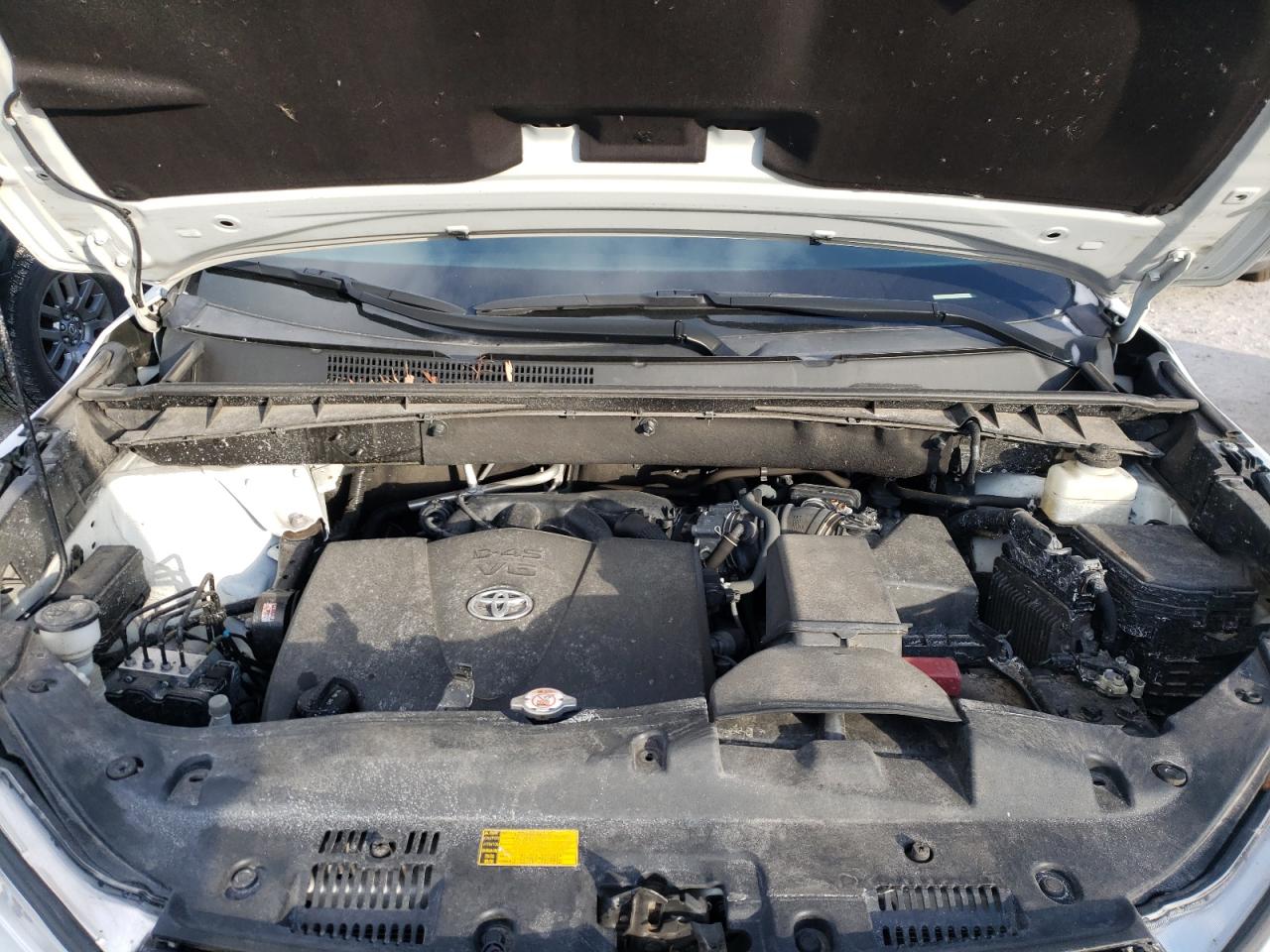 Photo 7 from auction – 2018 TOYOTA HIGHLANDER with VIN 5TDJZRFH7JS555568