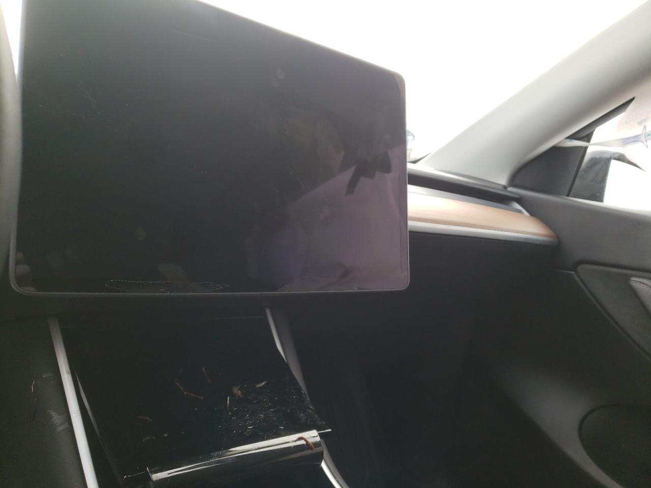 Photo 8 from auction – 2020 TESLA MODEL Y with VIN 5YJYGDEE1LF016112