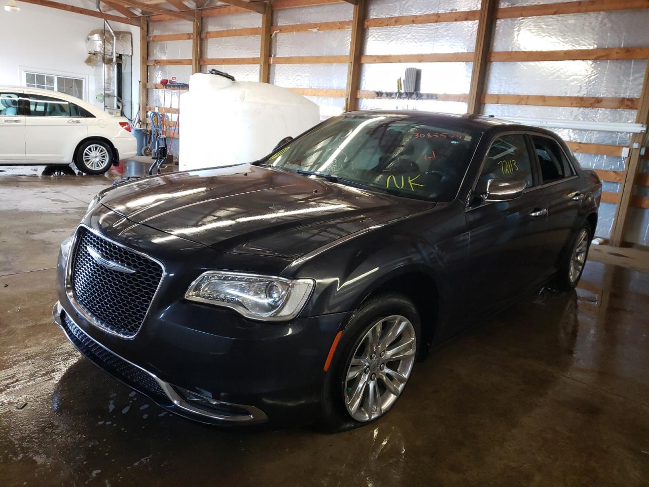 Photo 2 from auction – 2016 CHRYSLER 300C with VIN 2C3CCAEG9GH207173