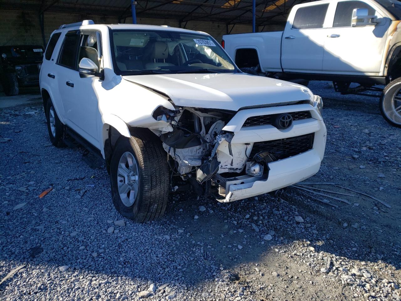 Photo 9 from auction – 2018 TOYOTA 4RUNNER SR with VIN JTEZU5JR1J5173208