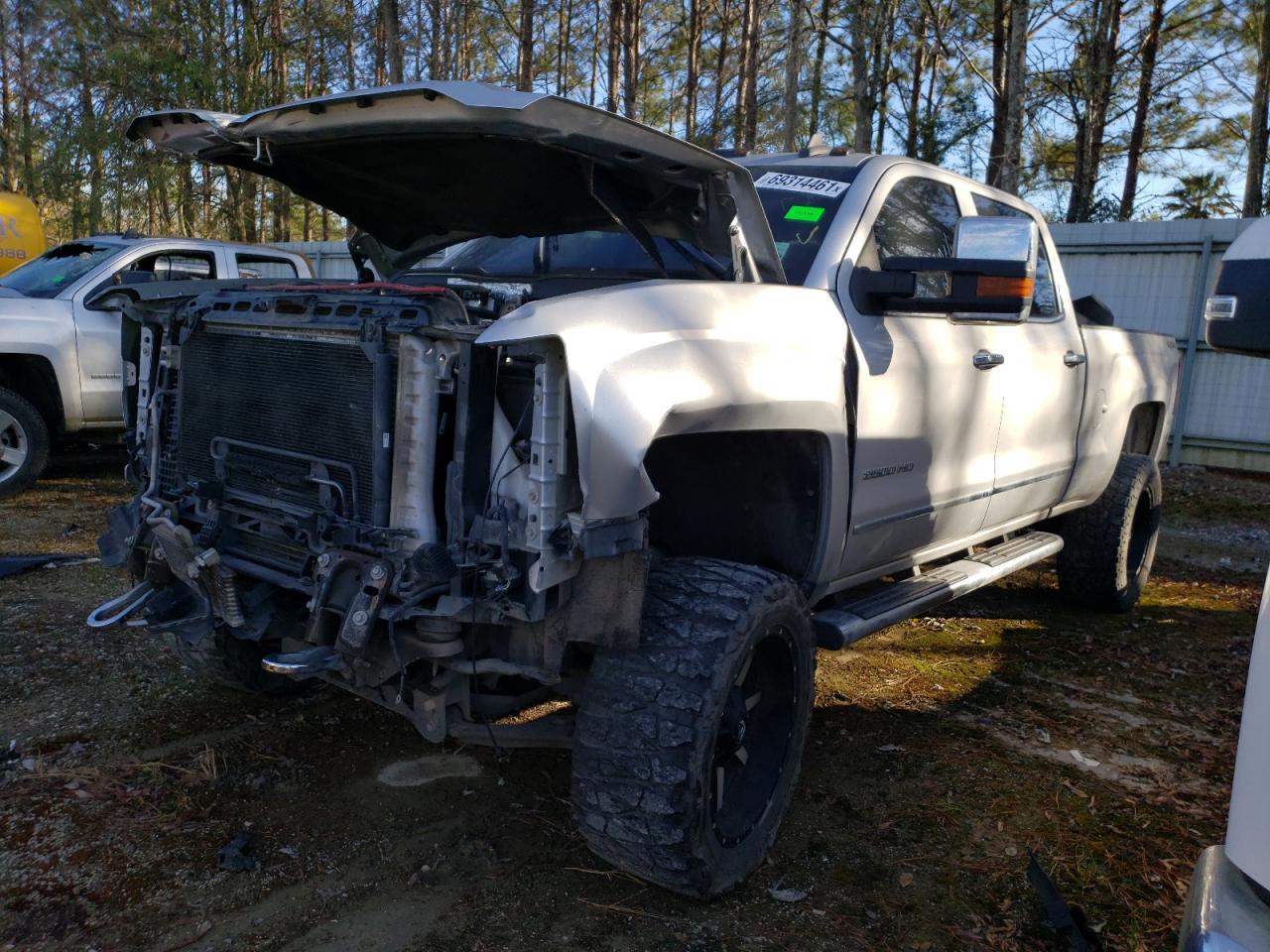 Photo 2 from auction – 2015 CHEVROLET SILVERADO with VIN 1GC1KWE86FF624259