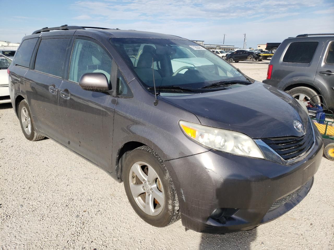 TOYOTA SIENNA LE 2013 with VIN 5TDKK3DC9DS298835 - Photo from auction