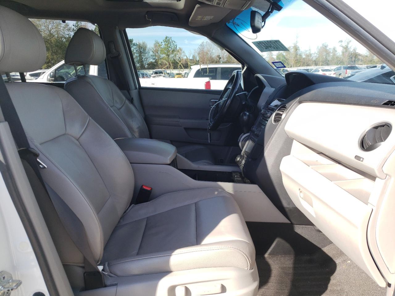 Photo 5 from auction – 2012 HONDA PILOT TOUR with VIN 5FNYF4H95CB025302