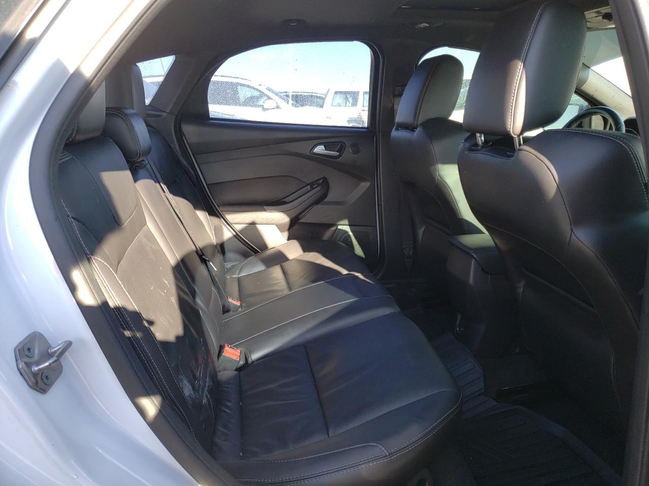 Photo 6 from auction – 2014 FORD FOCUS ST with VIN 1FADP3L9XEL118366