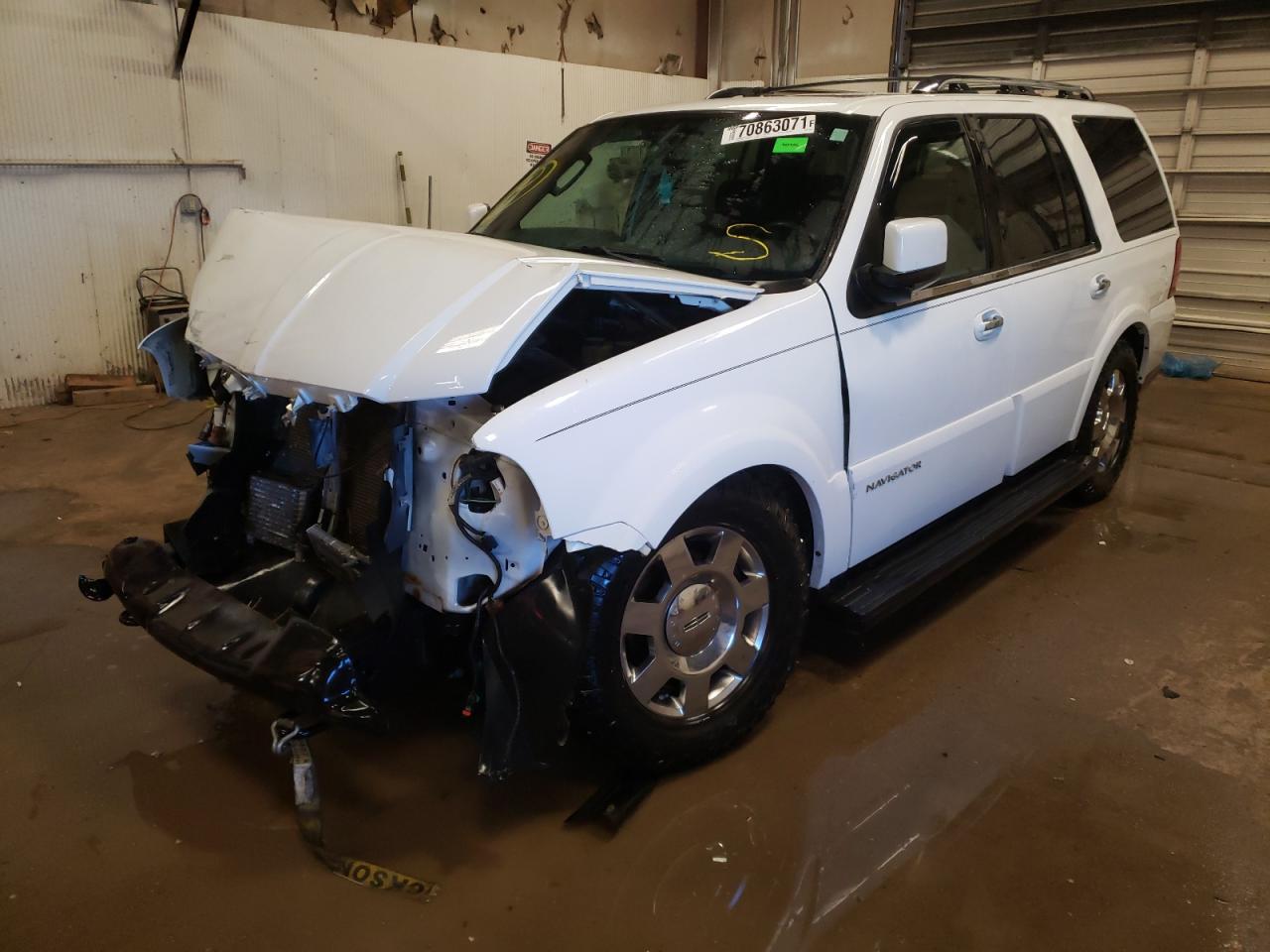 Photo 2 from auction – 2006 LINCOLN NAVIGATOR with VIN 5LMFU28506LJ24568