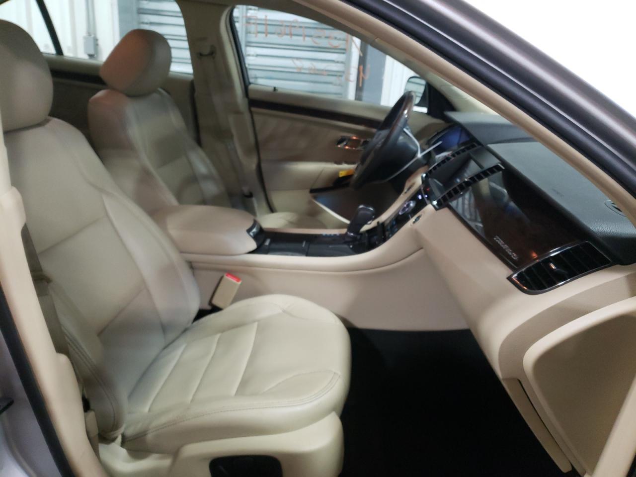 Foto 5 de la subasta – 2013 FORD TAURUS LIM con VIN 1FAHP2J82DG181037