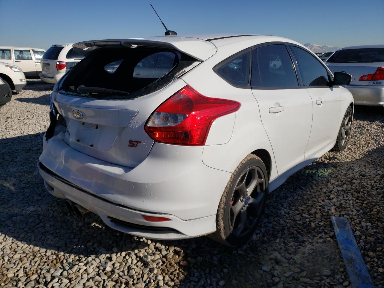 Photo 4 from auction – 2014 FORD FOCUS ST with VIN 1FADP3L9XEL118366