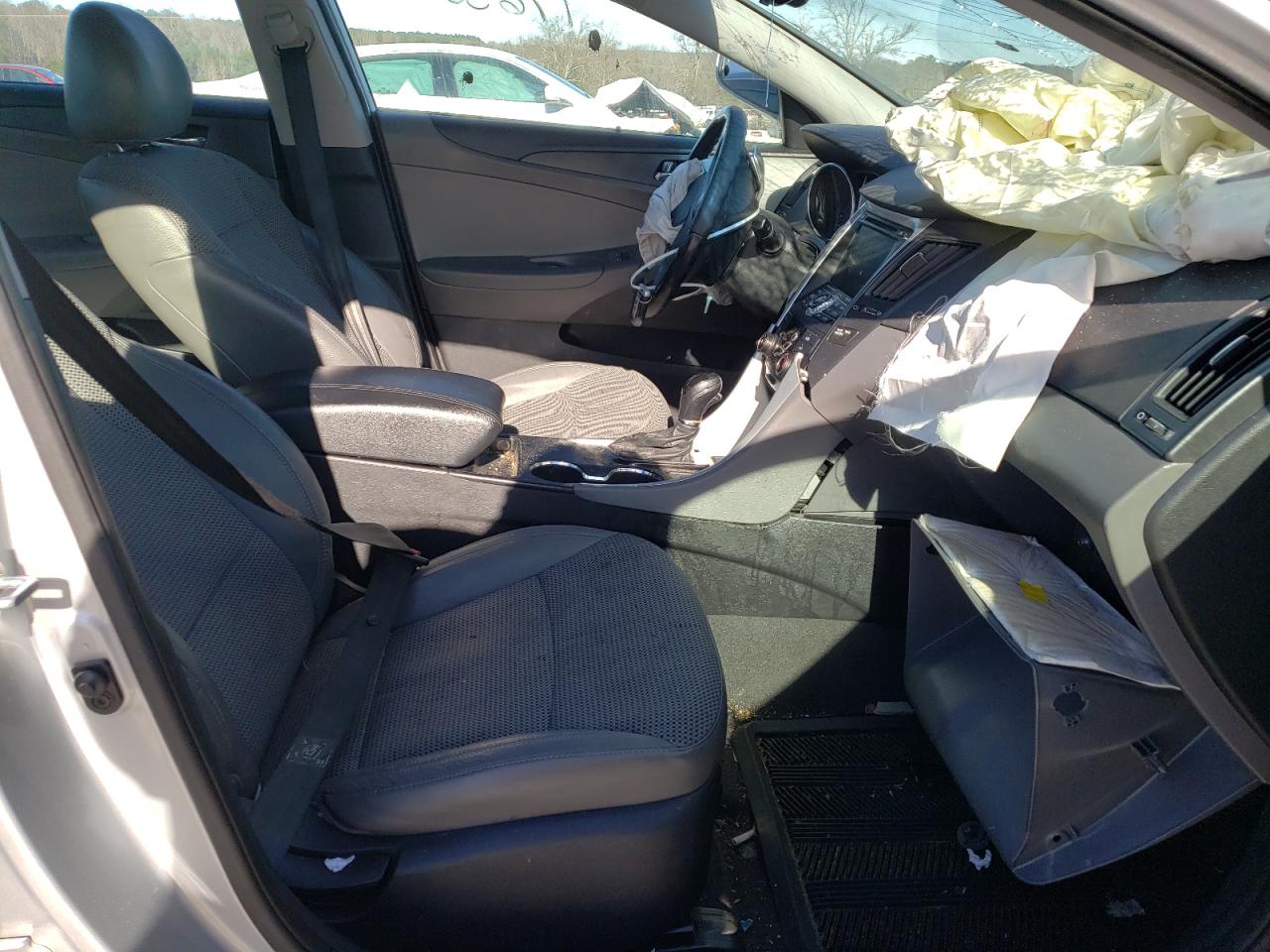 Photo 5 from auction – 2012 HYUNDAI SONATA with VIN 5NPEC4AC3CH483066