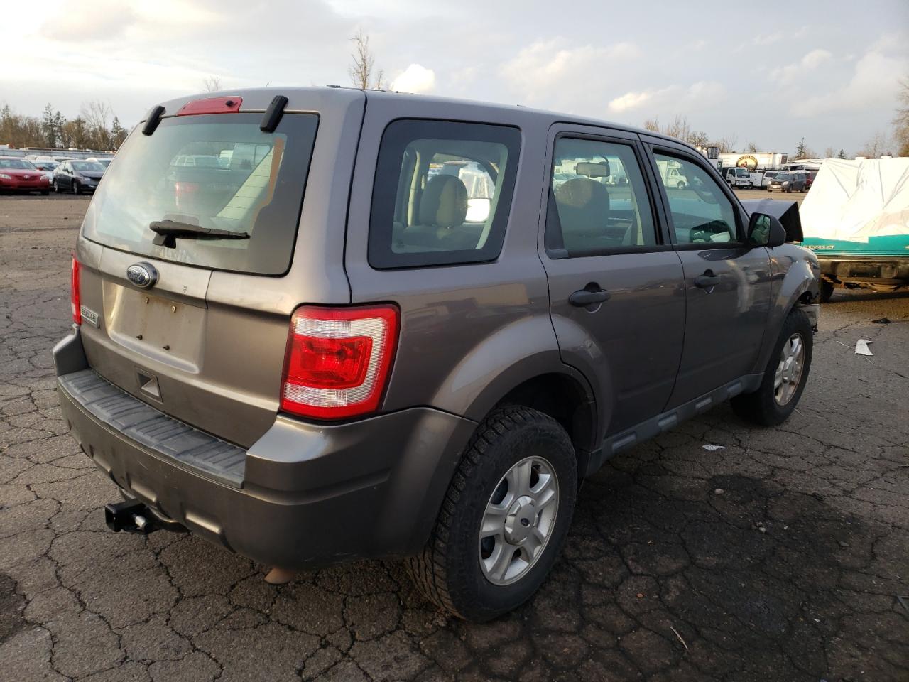 Photo 4 from auction – 2010 FORD ESCAPE XLS with VIN 1FMCU9C77AKB88807