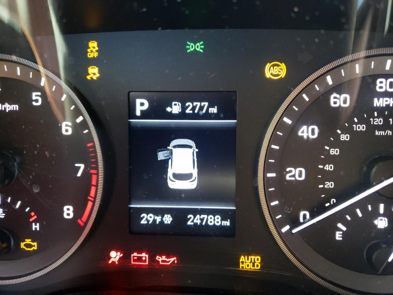 Photo 8 from auction – 2019 HYUNDAI TUCSON SE with VIN KM8J2CA49KU006775