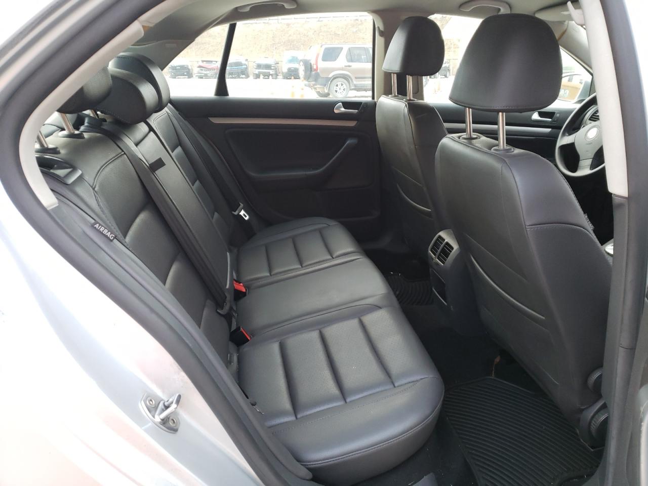 Photo 6 from auction – 2007 VOLKSWAGEN JETTA WOLF with VIN 3VWEF81K77M076032
