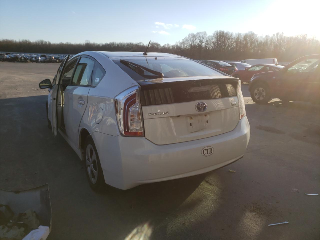 Photo 3 from auction – 2015 TOYOTA PRIUS with VIN JTDKN3DU3F1981999