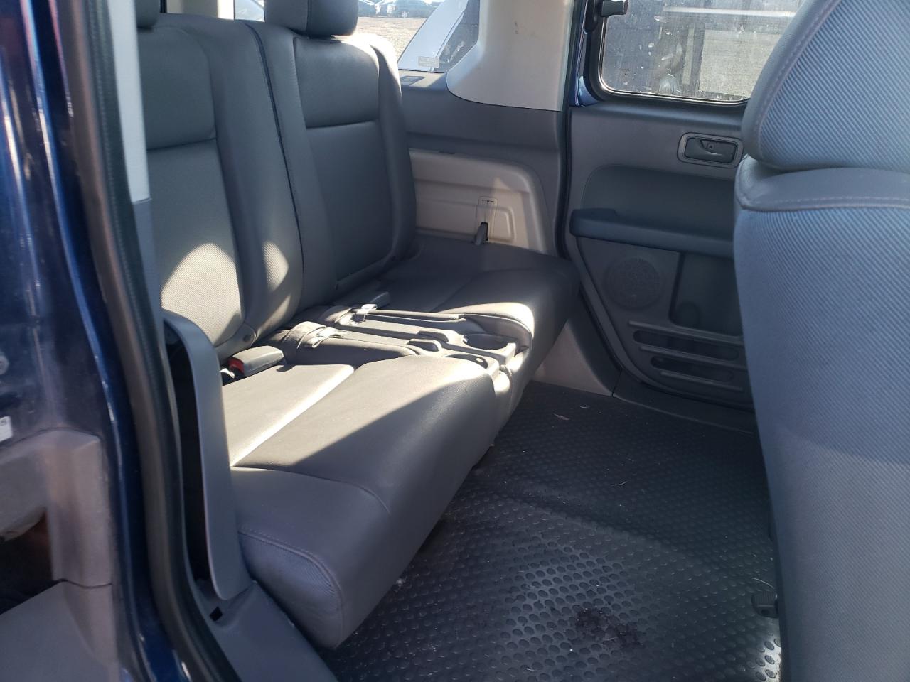 Photo 6 from auction – 2003 HONDA ELEMENT DX with VIN 5J6YH28213L007971