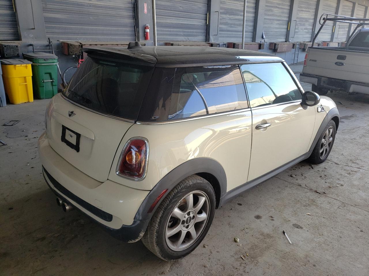 Photo 16 from auction – 2010 MINI COOPER S with VIN WMWMF7C54ATW88629