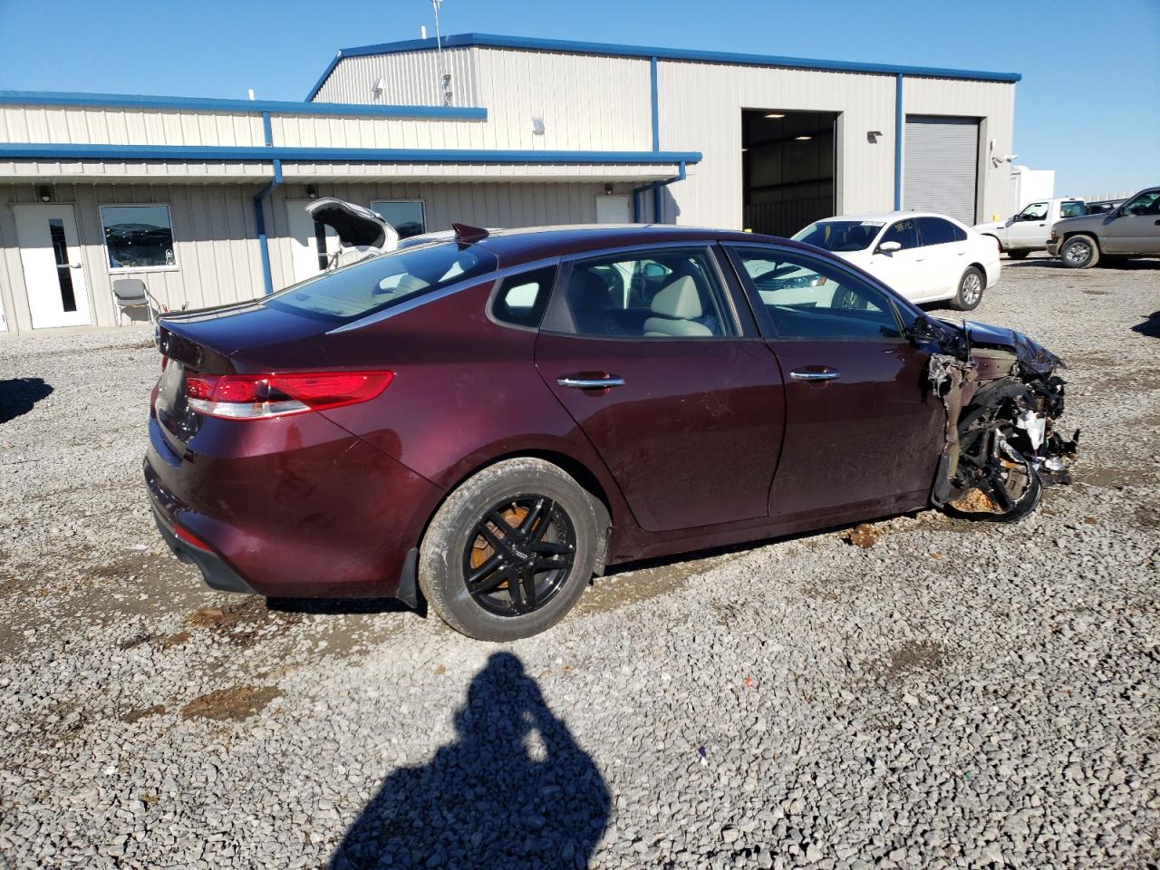 Photo 4 from auction – 2016 KIA OPTIMA LX with VIN 5XXGT4L33GG050161