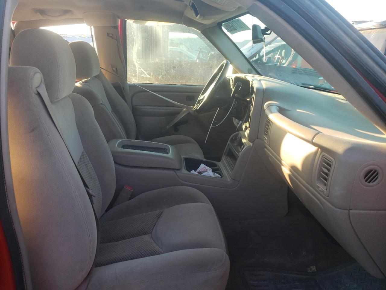 Photo 5 from auction – 2005 CHEVROLET SILVERADO with VIN 1GCEK19B15E141518