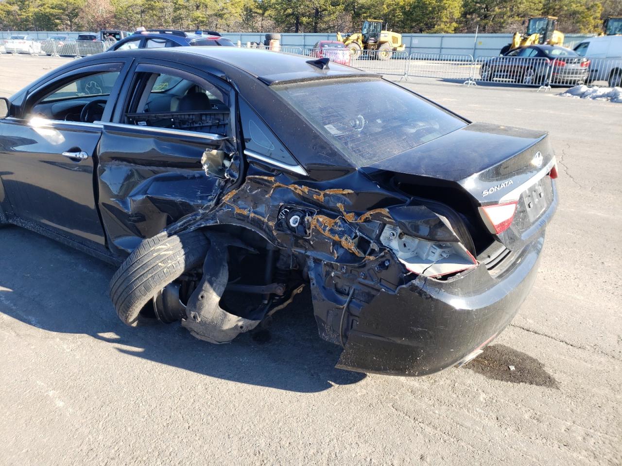 Photo 9 from auction – 2012 HYUNDAI SONATA SE with VIN 5NPEC4AC2CH387901