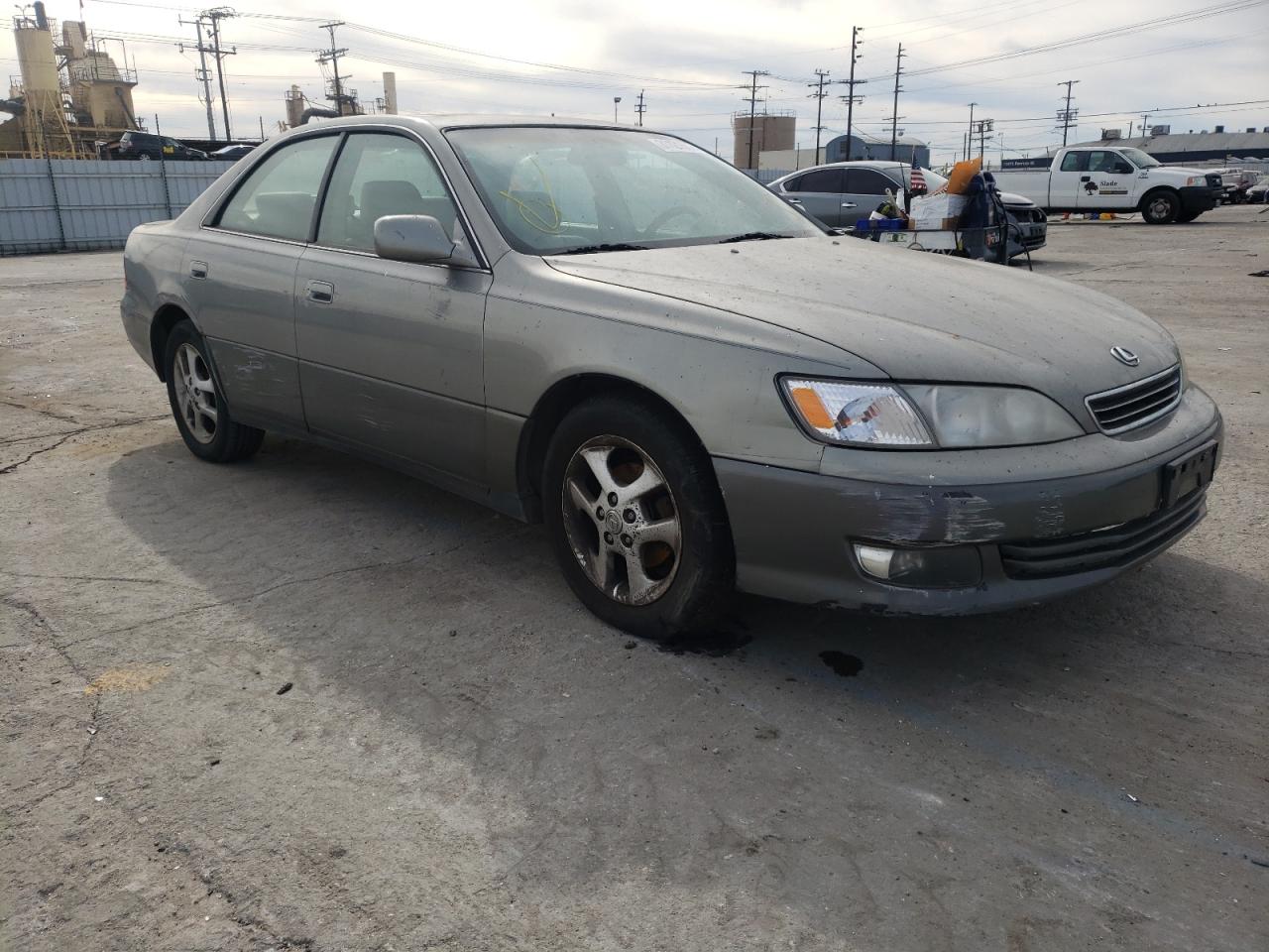 LEXUS ES 300 2000 with VIN JT8BF28G0Y0263216 - Photo from auction