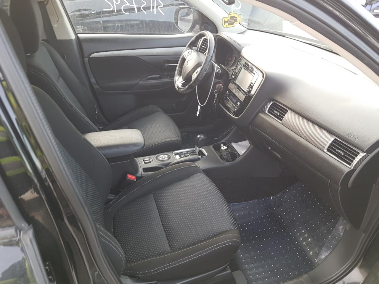 Photo 5 from auction – 2016 MITSUBISHI OUTLANDER with VIN JA4AZ2A31GZ605546