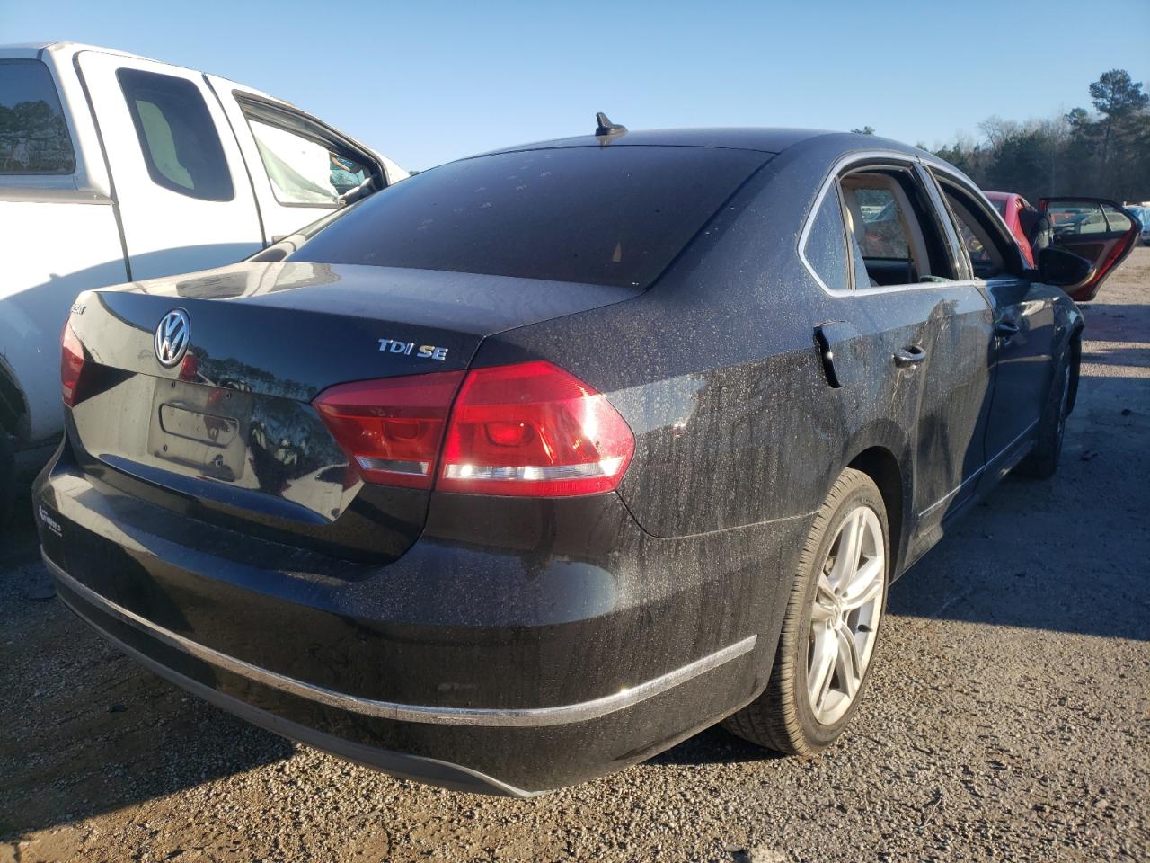 Photo 4 from auction – 2012 VOLKSWAGEN PASSAT SE with VIN 1VWBN7A33CC038298