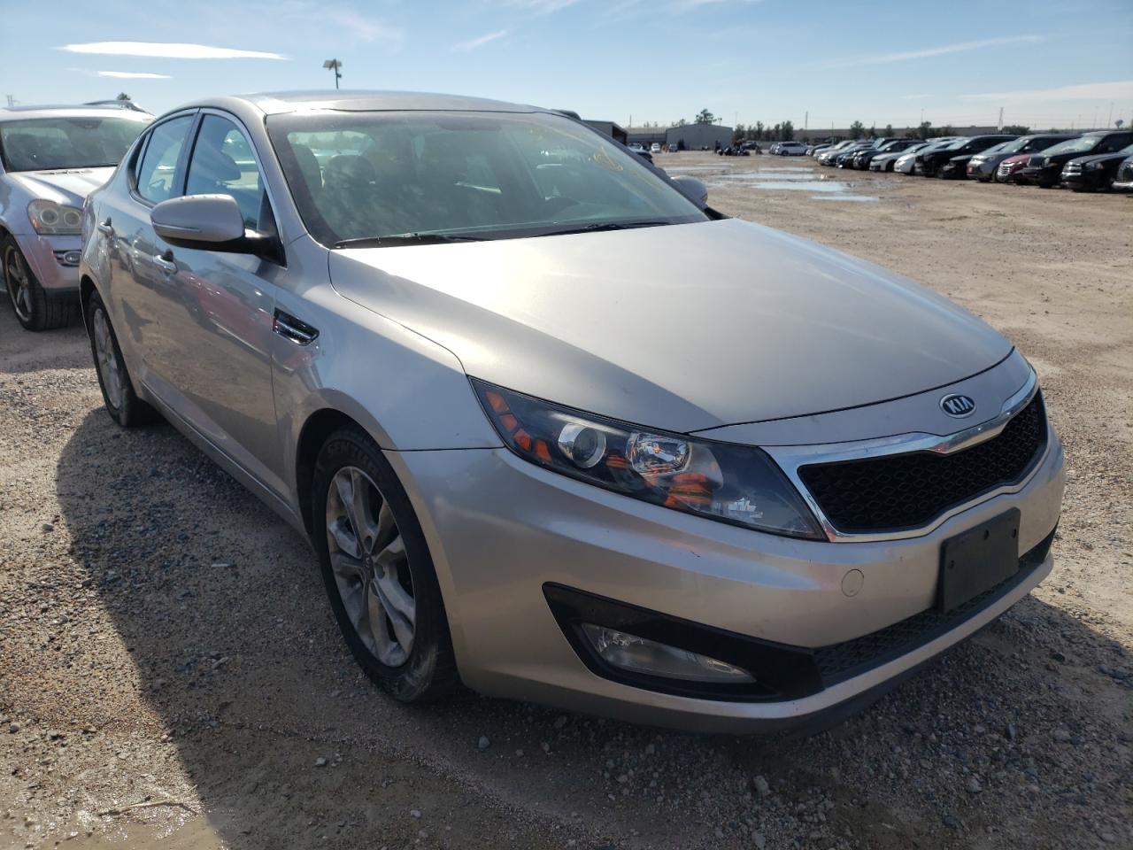 KIA OPTIMA EX 2011 with VIN KNAGN4A7XB5045534 - Photo from auction
