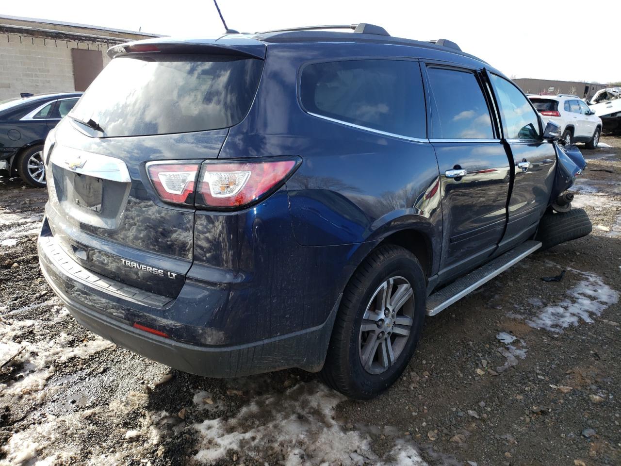 Photo 4 from auction – 2015 CHEVROLET TRAVERSE L with VIN 1GNKVGKD9FJ191284